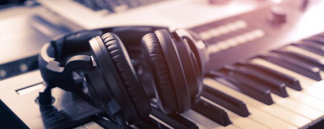 跨过鸭绿江歌词 跨过鸭绿江歌曲简介