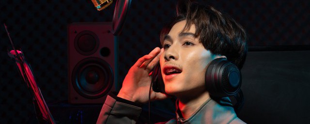 短发歌词梁咏琪 歌曲短发的歌词