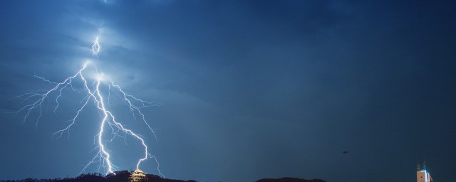 雷雨天气有哪些注意事项 在雷雨天气需要注意哪些事项呢