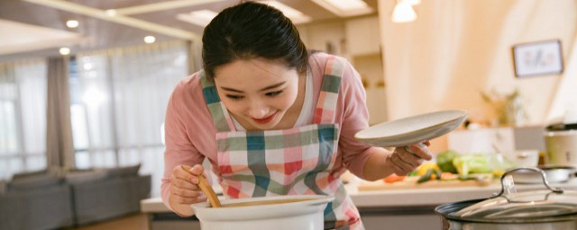 黑木耳炖鸡汤的做法窍门 怎么做黑木耳炖鸡汤