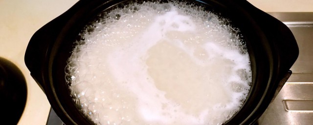 砂锅糊了怎么去除黑渍 砂锅糊了去除黑渍方法
