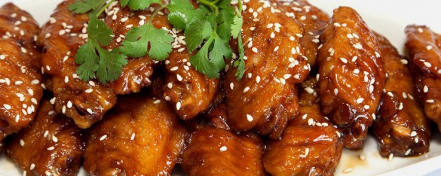 鸡中翅怎么烧好吃 烧鸡中翅需要哪些材料