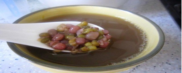 红豆绿豆粥 红豆绿豆粥的功效和作用是什么?