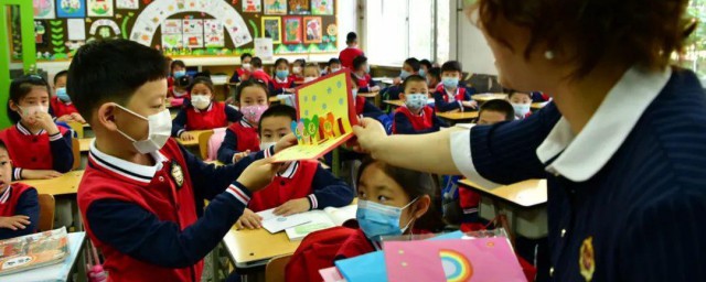 送小学老师礼物前十件排名 送小学老师推荐实用礼物有哪些