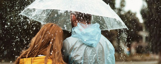 夏天梅雨季节 夏天梅雨季节是农历几月份