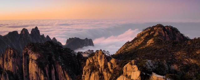 日月潭一共有多少名胜古迹黄山的四绝是什么 日月潭名胜古迹和黄山四绝简介