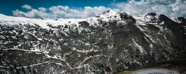 长征途中翻越的第一座大雪山是哪座山 长征途中翻越的第一座大雪山是什么山