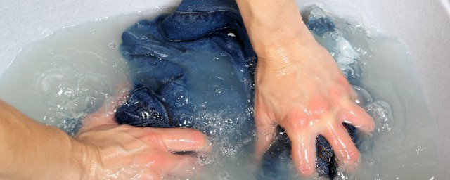 防水服怎么洗 清洁防水服的方法