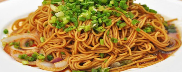 如何制作香味十足的葱油拌面 香味十足的葱油拌面的做法