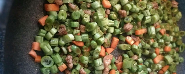 胡萝卜肉末豆角的制作方法 胡萝卜肉末豆角做法分享