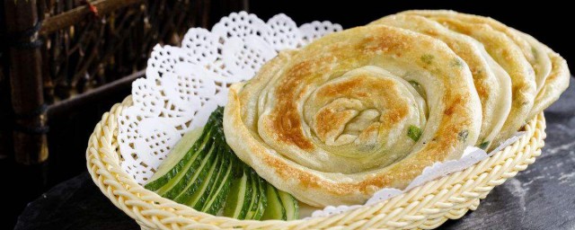 制作葱花饼的方法 葱花饼做法介绍