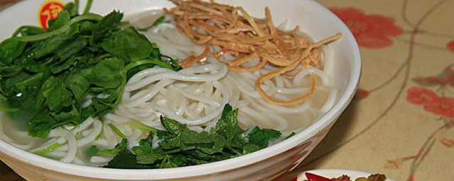 过桥米线的简单做法 自制过桥米线的烹饪要领