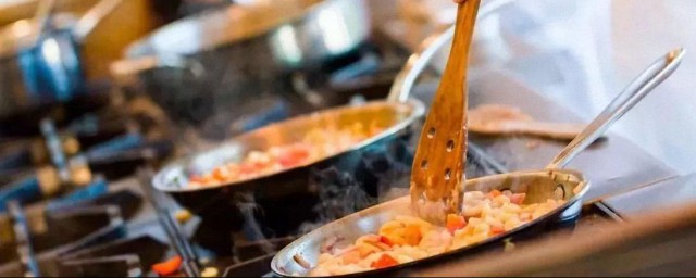 烹饪里的过油是什么意思 烹饪里的过油介绍