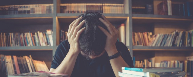 莫名其妙感到自卑怎么办 解决自卑的办法