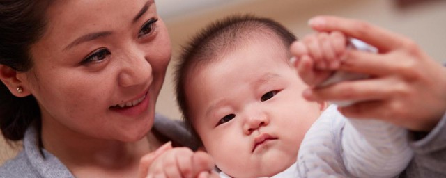 10个月宝宝如何喂养 10个月宝宝喂养要领分享