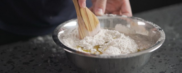 自己擀饺子皮怎样和面 自己擀饺子皮怎么和面