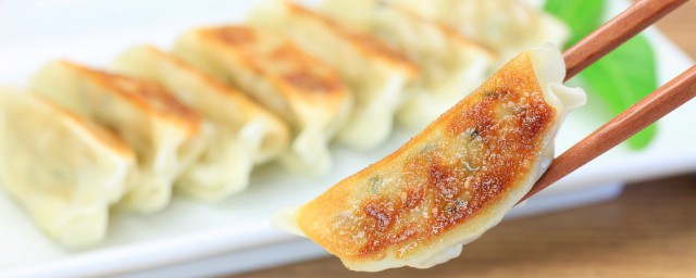 土豆煎饺的做法和配方 土豆煎饺怎么做好吃
