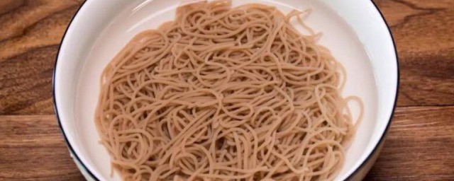 荞麦面煮完水会变色吗 荞麦面煮完水会不会变色