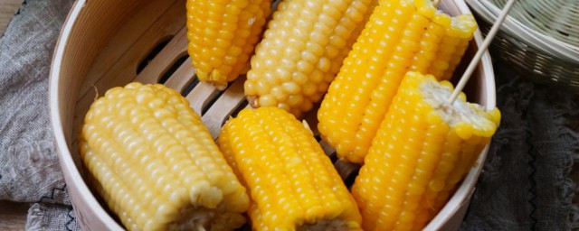 玉米是放水里煮还是放上面蒸 玉米如何煮