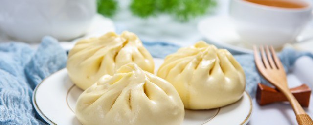 蒸出来的包子变黄什么原因 为什么蒸出来的包子变黄