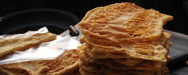 如何制作陕南油炸薄饼 油炸薄饼的做法