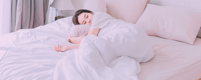 羽绒被可以晒多少时间 羽绒被可以晒的时间控制