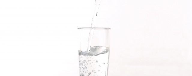 自制盐水可以代替生理盐水吗 自制盐水能否代替生理盐水
