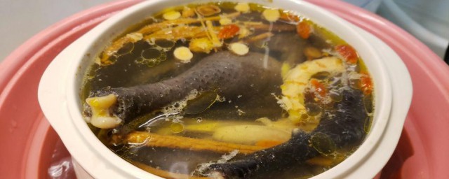 怎样煲乌鸡汤好喝家常 乌鸡汤需要哪些材料