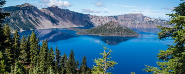 火山口湖是怎么形成的 形成火山口湖的原因