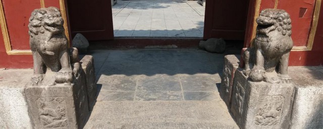 房前放石狮有什么讲究 房前放石狮有哪些讲究