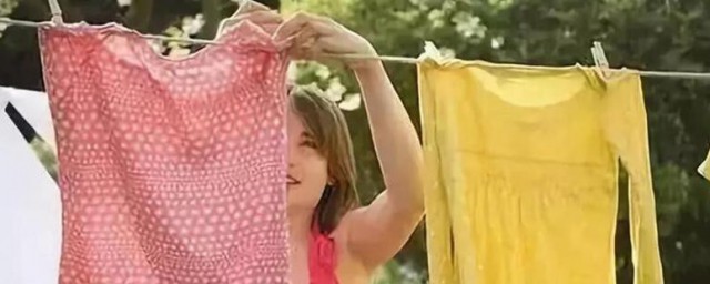 衣服上的辣椒酱怎样洗 衣服上的辣椒酱怎么洗