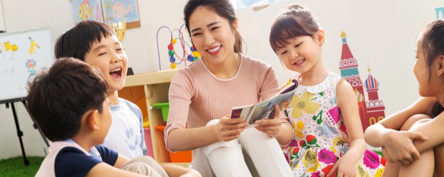 幼儿园毕业告别老师的祝福语 老师怎么写给幼儿园毕业学生祝福语