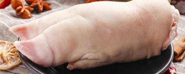 腐乳猪蹄煲做法窍门 腐乳猪蹄的做法步骤