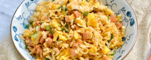 泡面炒饭的做法和配方 泡面炒饭怎么做