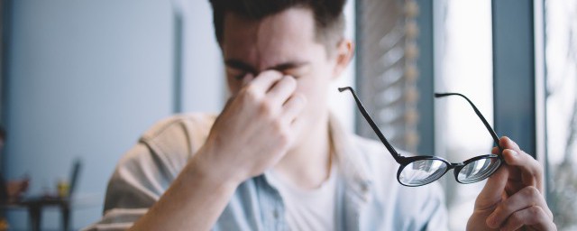 柱镜轴位是什么意思 柱镜轴位的解释