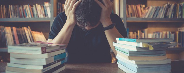 一寸光阴一寸金下一句 一寸光阴一寸金原文及翻译