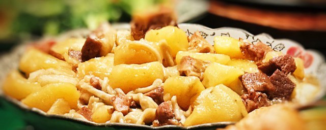 小鸡炖土豆做法 教你小鸡炖土豆做法