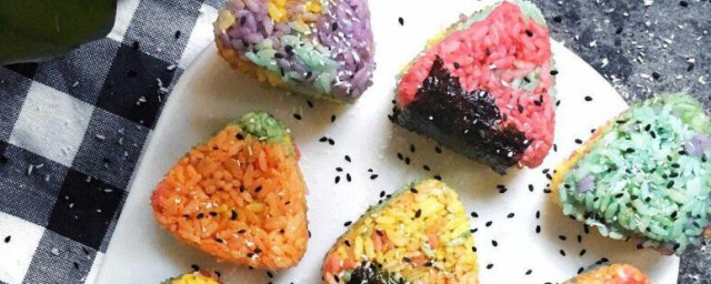 七彩饭团的制作方法 七彩饭团怎样制作