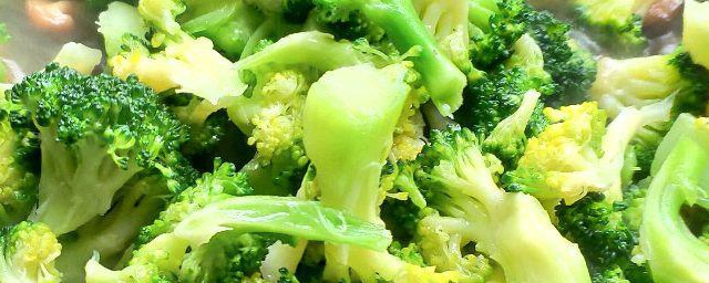 西兰花木耳香菇肉片汤 如何做西兰花木耳香菇肉片汤
