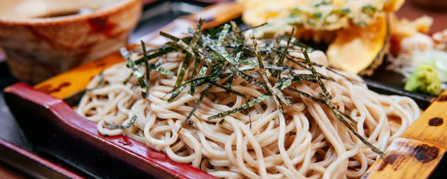 荞麦和饸烙的区别 怎么区别荞麦和饸烙