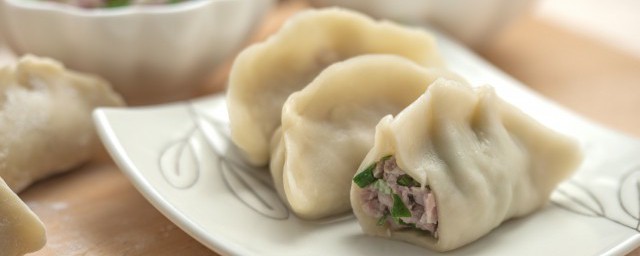 韭菜豆腐粉条包怎么做好吃 怎么做好吃的韭菜豆腐粉条包