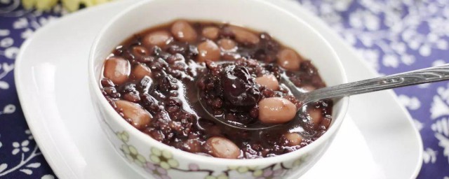 大米黑豆山药粥怎么做好吃 好吃的大米黑豆山药粥做法介绍