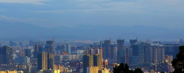 处处高楼平地起下一句 处处高楼平地起有没有下一句