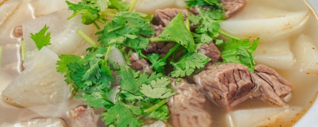 牛腩白萝卜西红柿土豆怎么做好吃 制作牛腩白萝卜西红柿土豆的方法