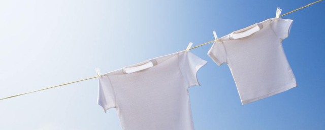 衣服上沾墨汁怎么洗掉 衣服上沾墨汁的清洗技巧