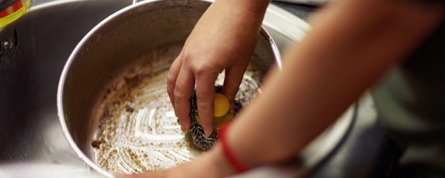不粘锅起泡是如何回事 不粘锅起泡有哪些原因