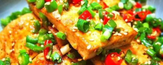 怎么制作好吃的香煎老豆腐 制作好吃的香煎老豆腐的技巧