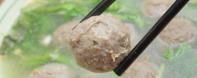 如何做正宗牛肉丸子汤 牛肉丸子汤的做法