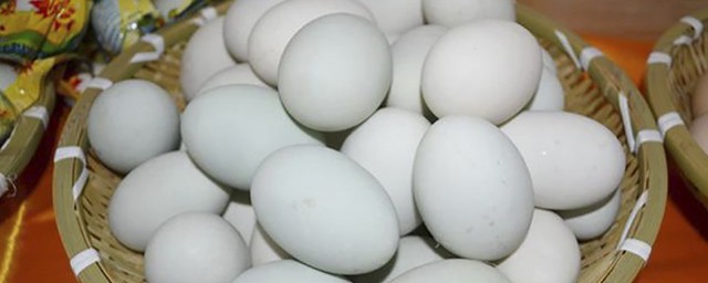咸鸭蛋放冰箱怎样保鲜能保存多久 咸鸭蛋放冰箱保存可以吗