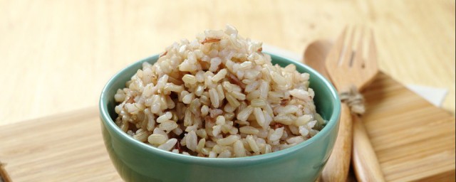 减肥糙米饭窍门 藜麦糙米饭家常做法分享